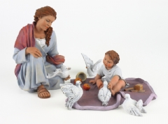 Grupo María y Jesús jugando con palomas 20 cm.