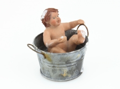 Niño bañándose 15 cm.